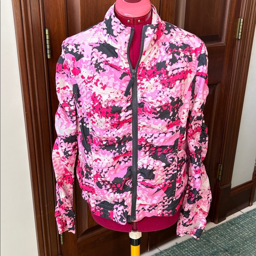Calvin Klein  quick dry performance jacket/top  gathered Pink/Black Camo size S